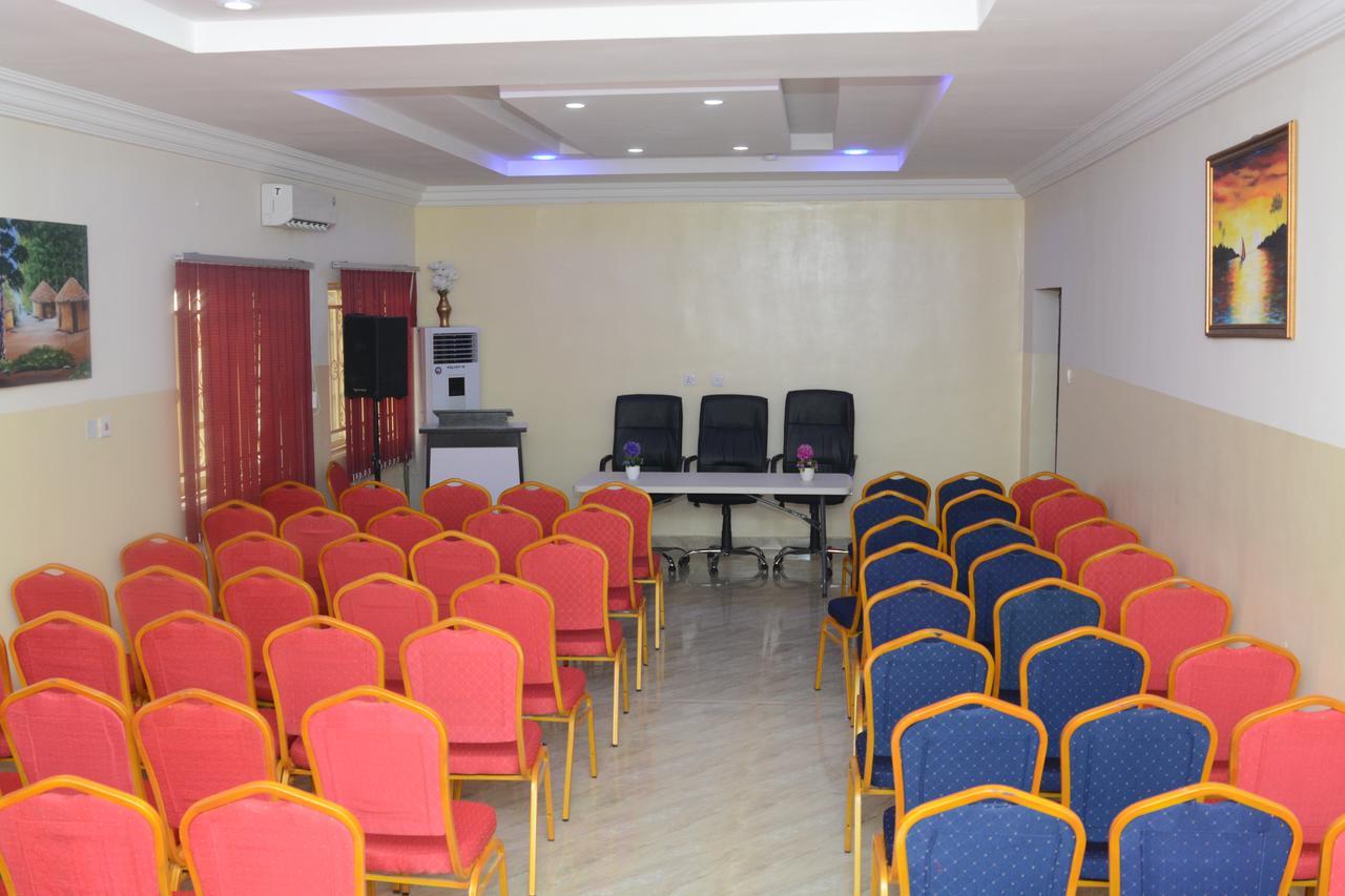 Peace Media Hotels Abuja Esterno foto