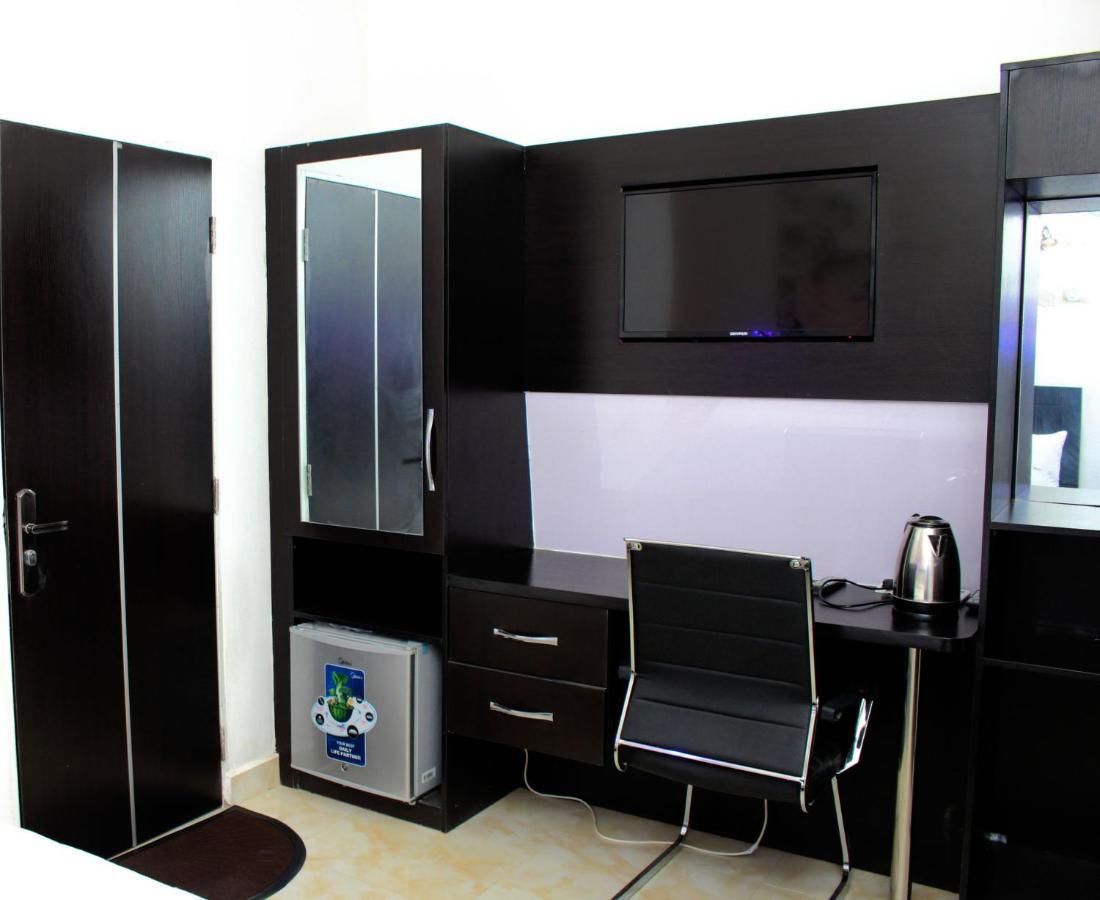 Peace Media Hotels Abuja Esterno foto
